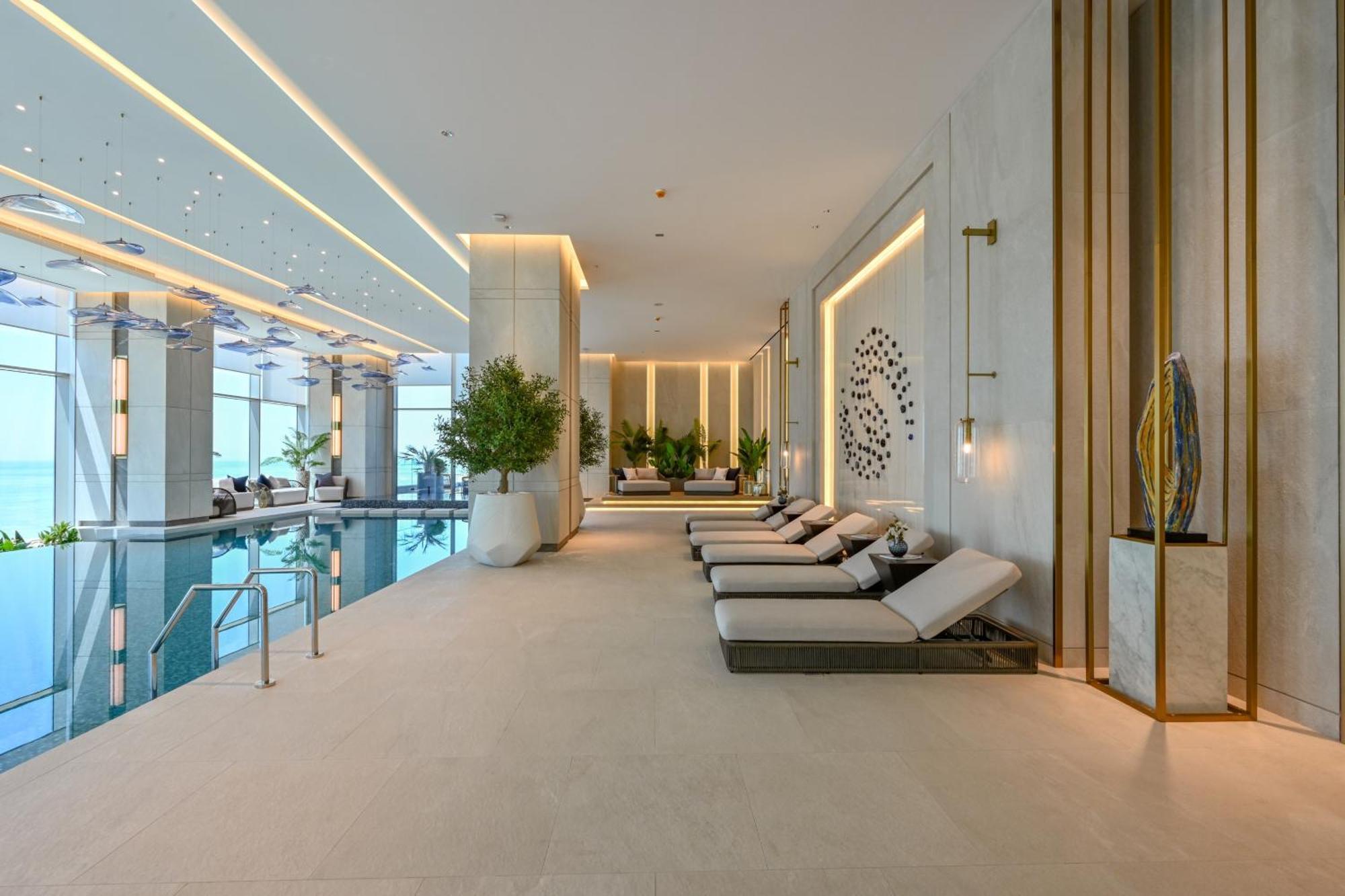 Onyx Rotana Hotel Манама Екстериор снимка The pool at the 1018