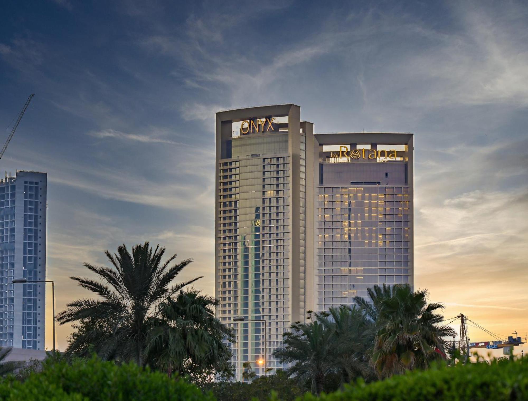 Onyx Rotana Hotel Манама Екстериор снимка The hotel in 2016
